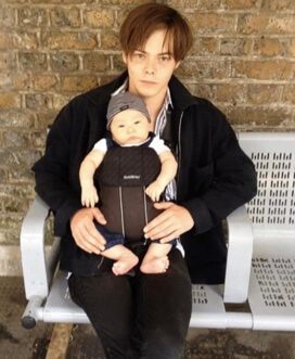 Charlie Heaton with his son Archie Heaton 